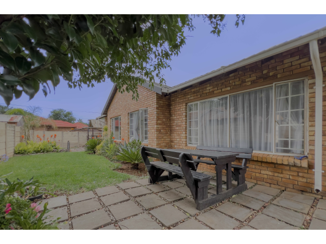 <!--[if BLOCK]><![endif]--> 38A  7th Street, Glen Marais, Kempton Park <!--[if ENDBLOCK]><![endif]-->